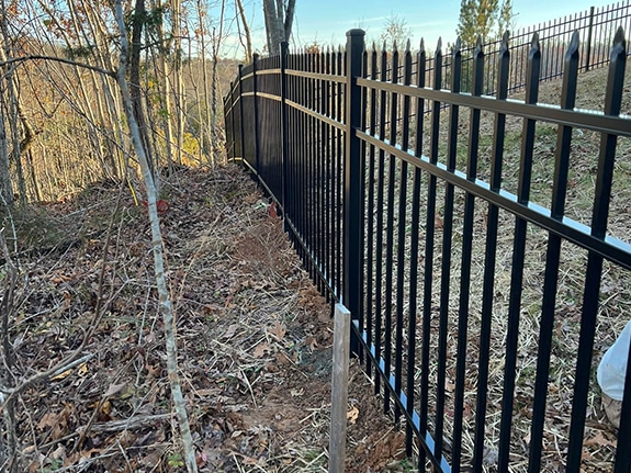 Aluminum Fence Installation | Aluminum Fence Company | King's Fencing & Decking